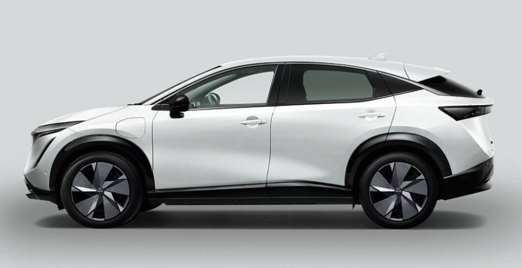 日産アリアのバッテリーの寿命に関する中古購入・整備時の注意点