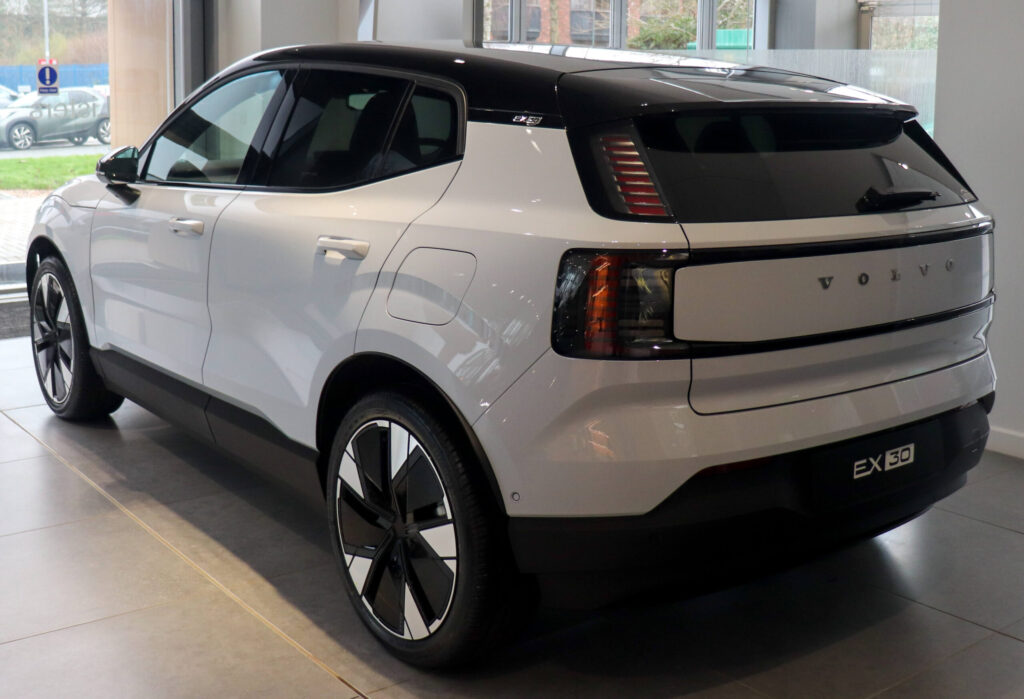 Volvo EX30のクロスカントリーの特徴まとめ